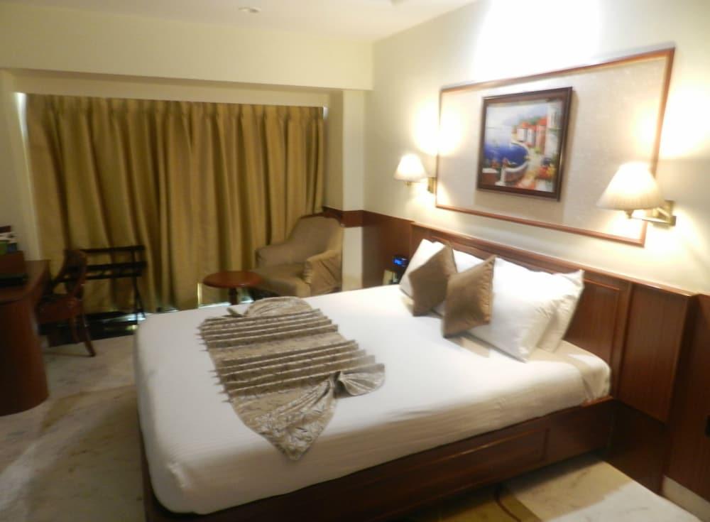 Regenta Place The Emerald Mumbai Bagian luar foto