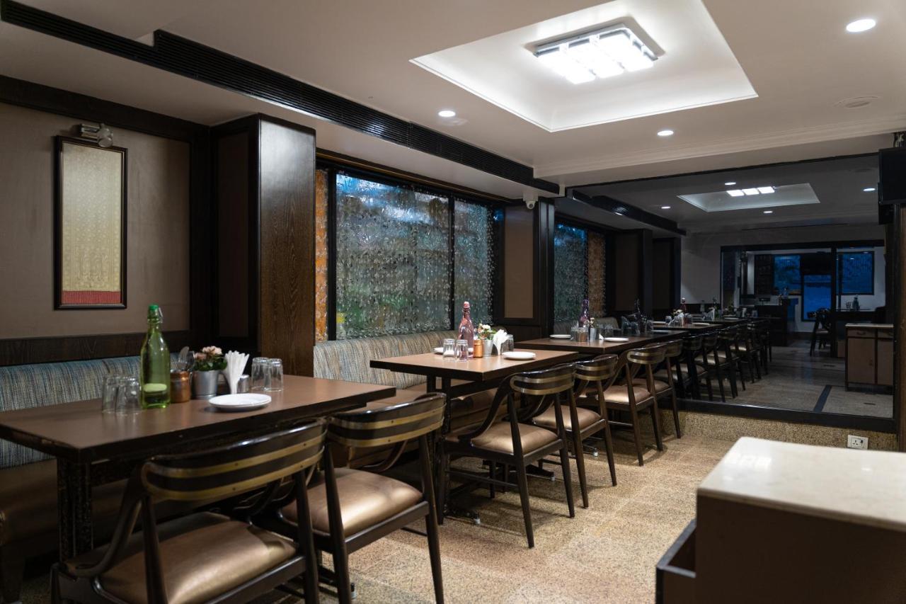 Regenta Place The Emerald Mumbai Bagian luar foto