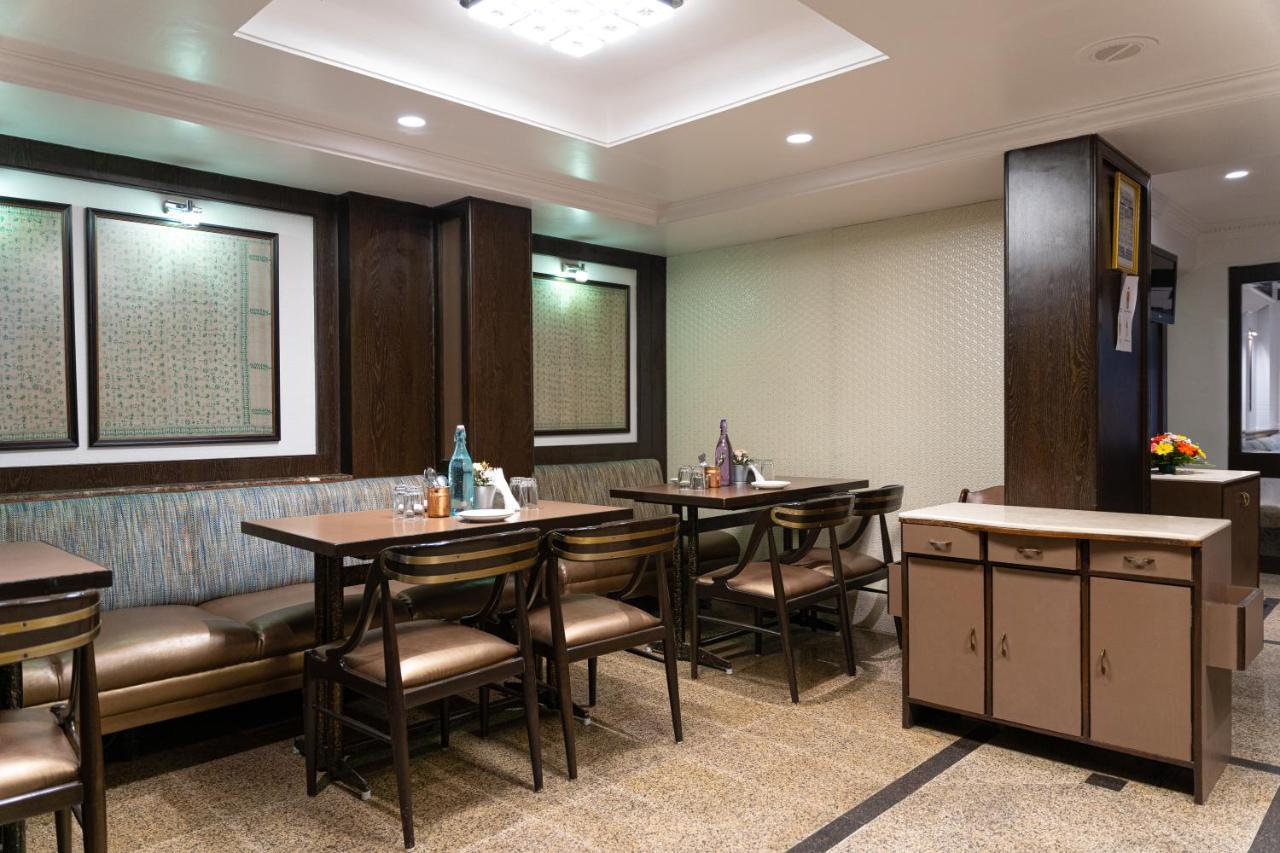 Regenta Place The Emerald Mumbai Bagian luar foto