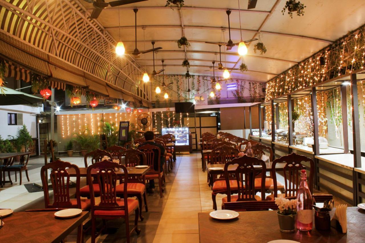 Regenta Place The Emerald Mumbai Bagian luar foto
