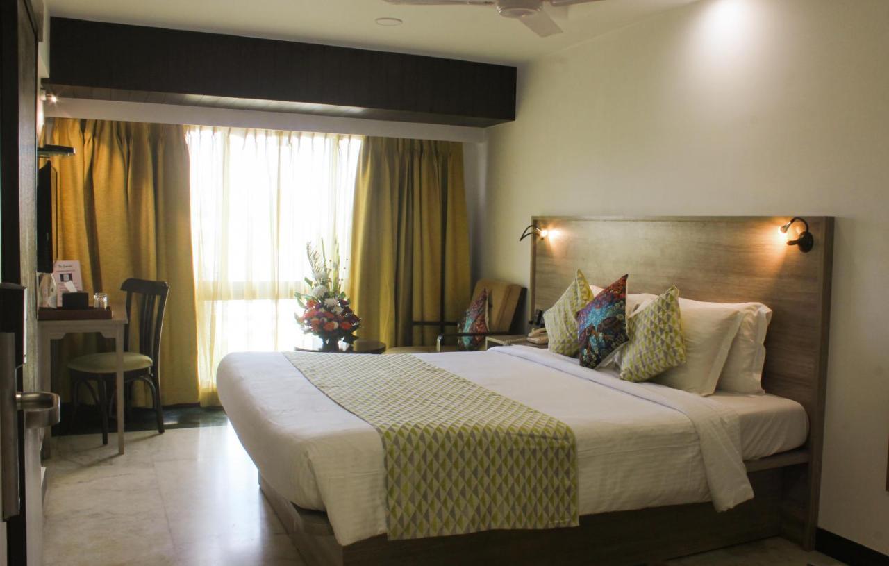 Regenta Place The Emerald Mumbai Bagian luar foto