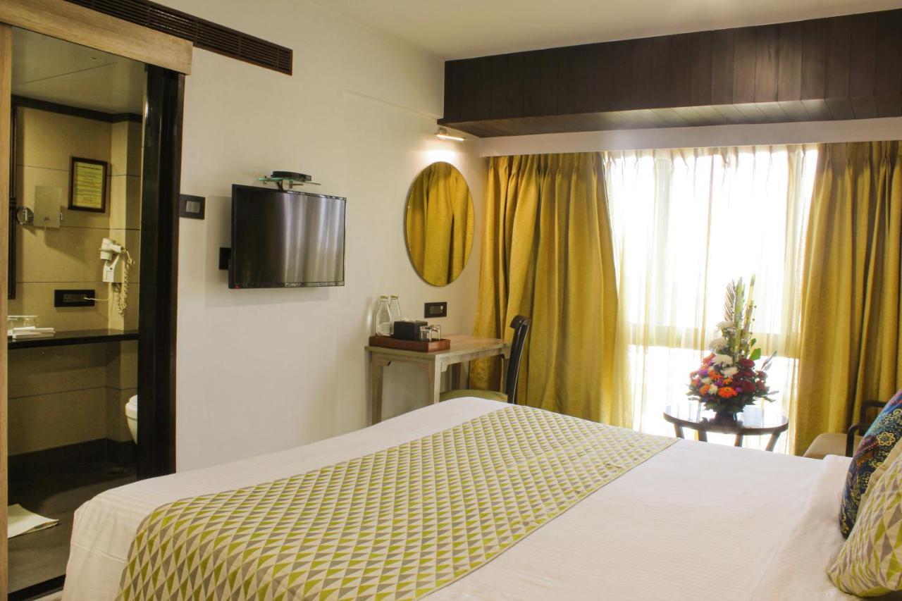 Regenta Place The Emerald Mumbai Bagian luar foto