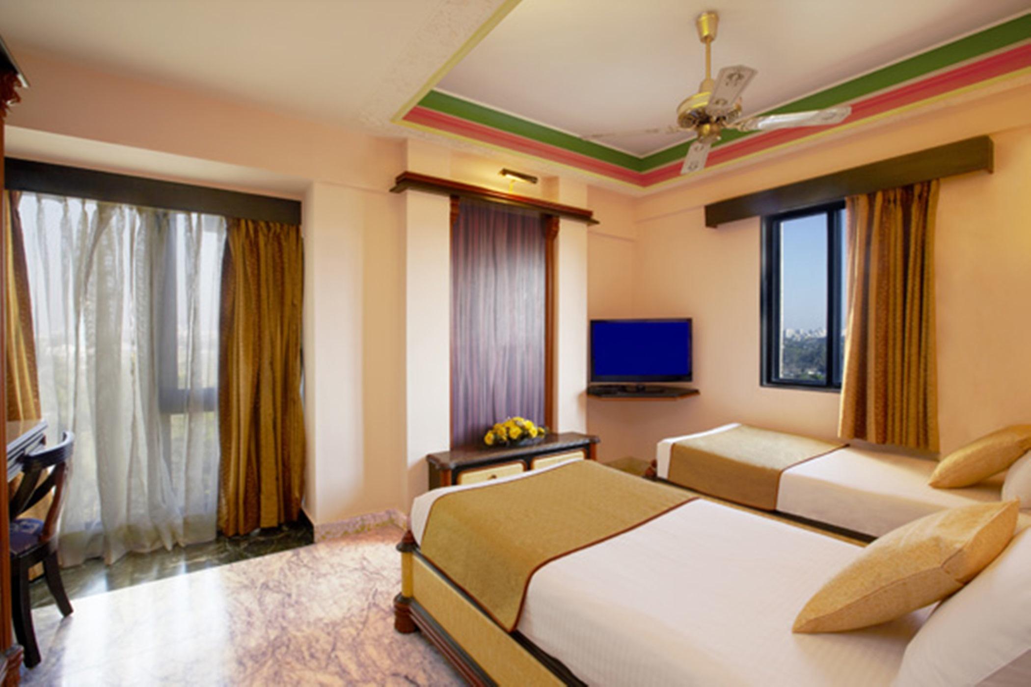 Regenta Place The Emerald Mumbai Bagian luar foto