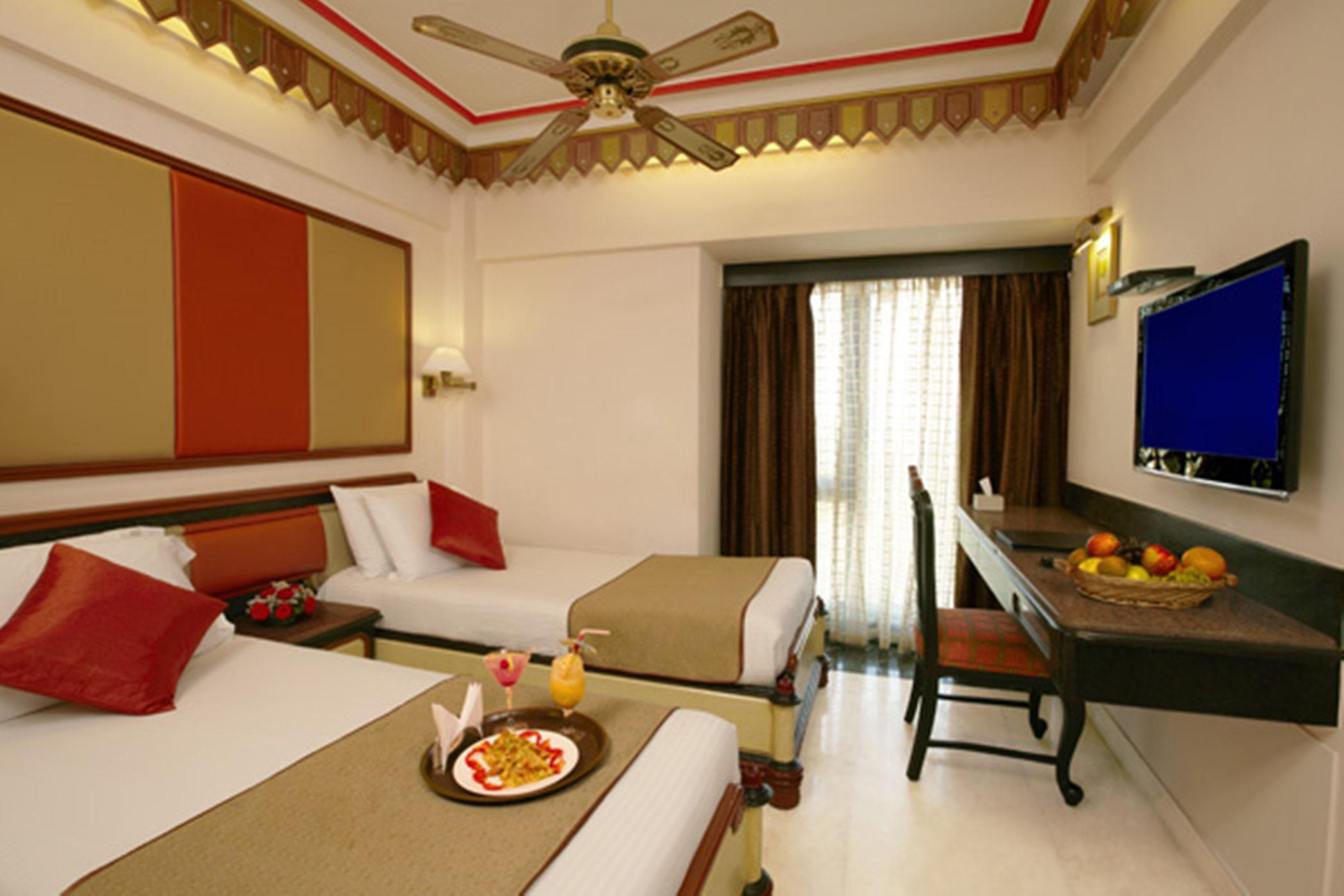 Regenta Place The Emerald Mumbai Bagian luar foto