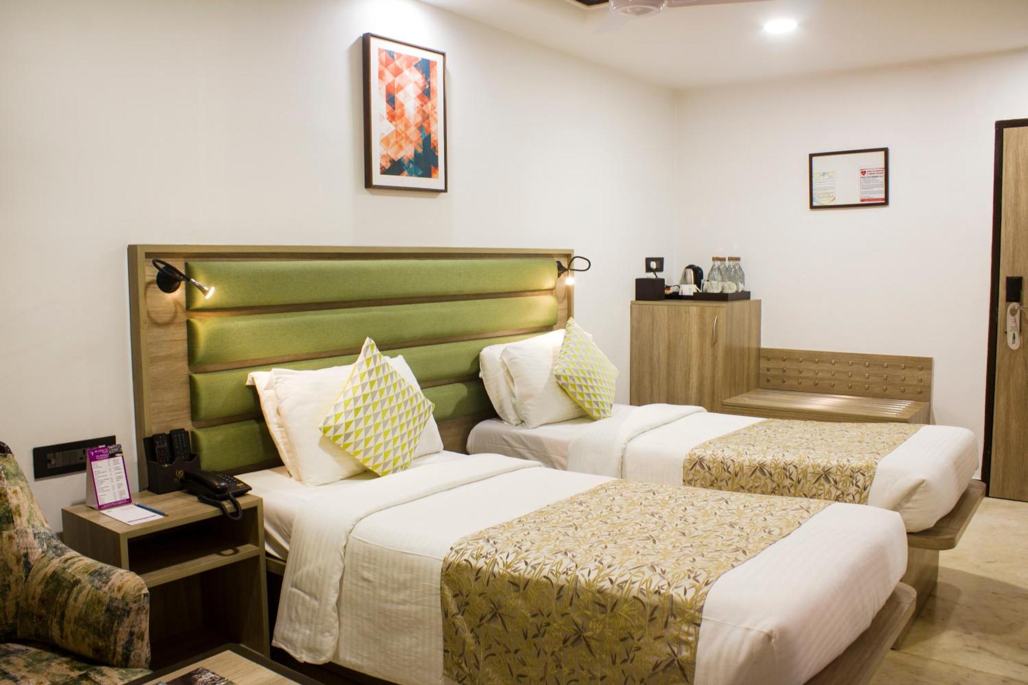 Regenta Place The Emerald Mumbai Bagian luar foto