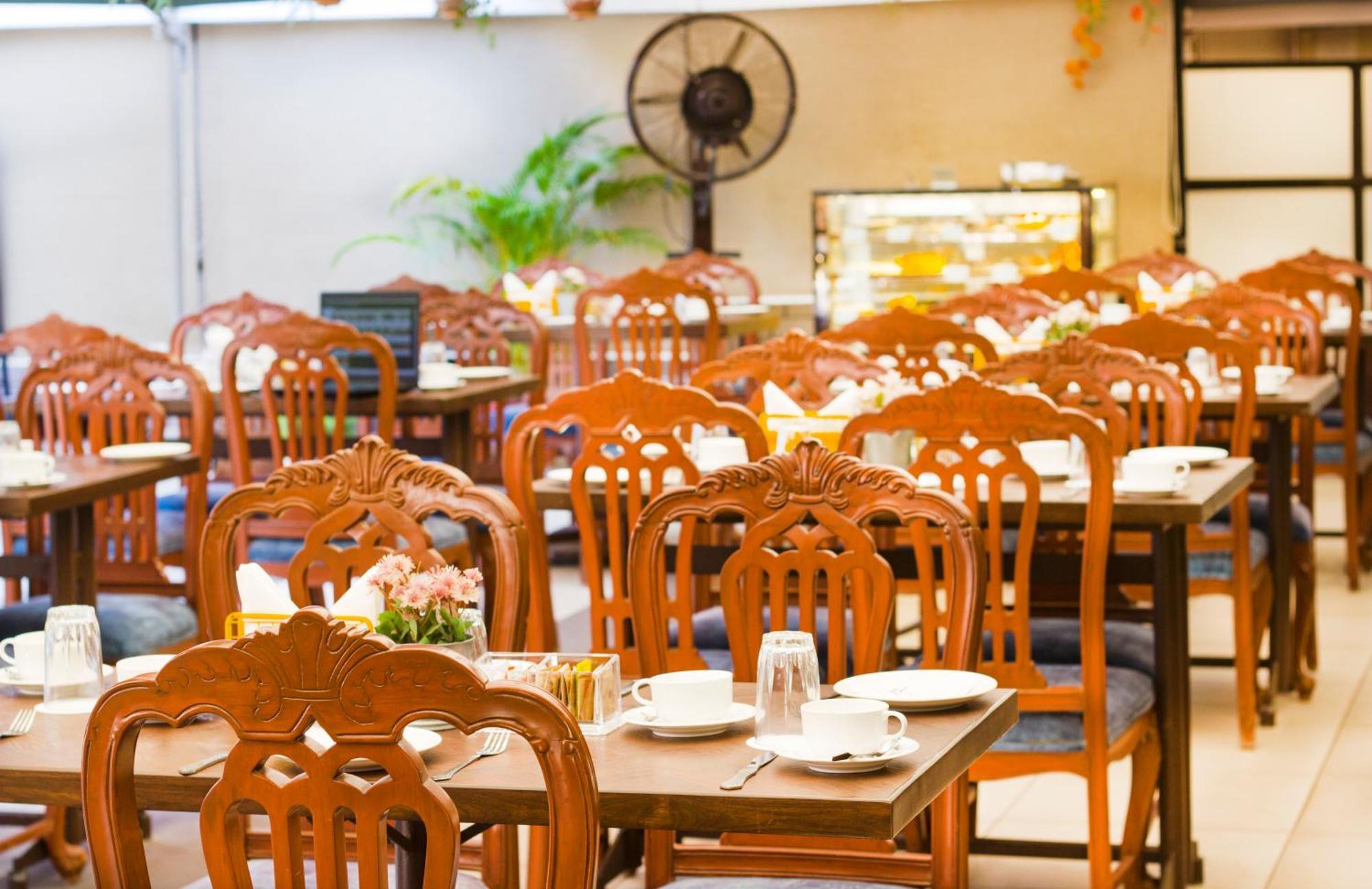 Regenta Place The Emerald Mumbai Bagian luar foto